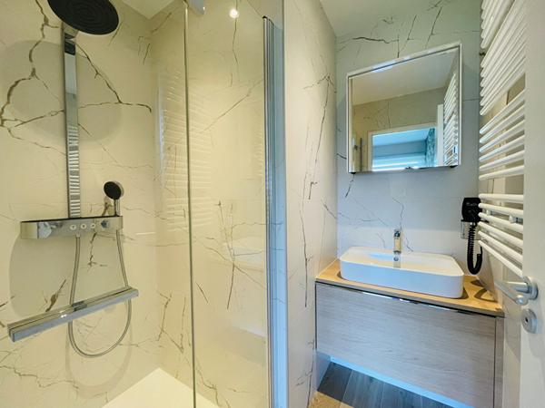 Villa Chantraine avec piscine et bord de forêt