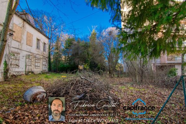 Doubs (25), à vendre Besançon, maison de 320 m2 + terrain de 2190 m2