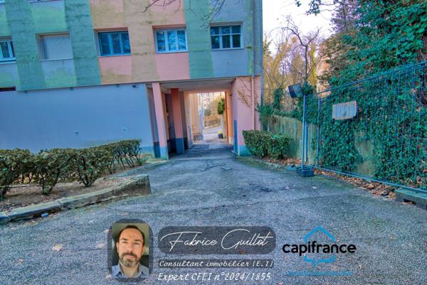 Doubs (25), à vendre Besançon, maison de 320 m2 + terrain de 2190 m2