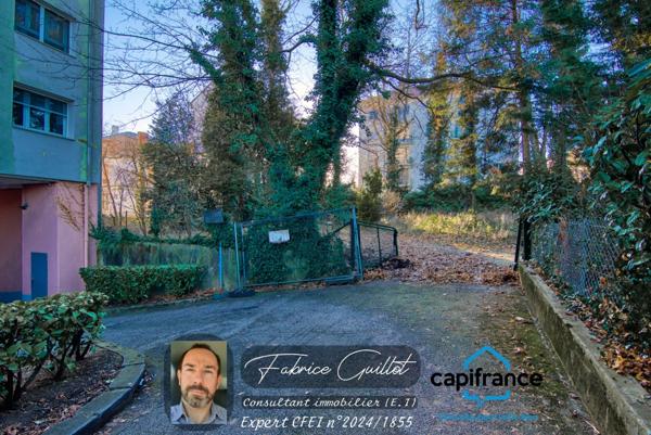 Doubs (25), à vendre Besançon, maison de 320 m2 + terrain de 2190 m2