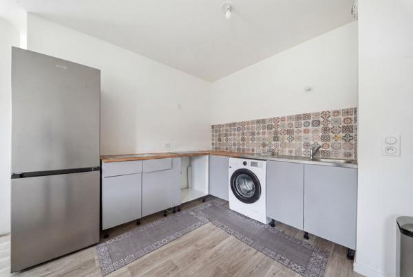 Appartement
         3 pièces
        - 53 m² 239 000 € *
