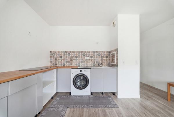 Appartement
         3 pièces
        - 53 m² 239 000 € *