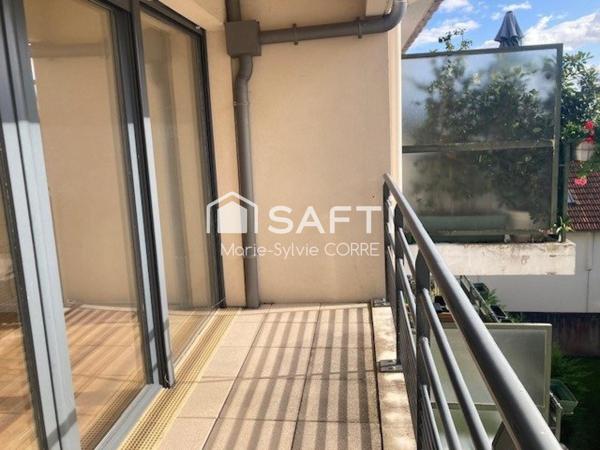 Le Vésinet, T2  lumineux, dernier étage, immeuble 2013