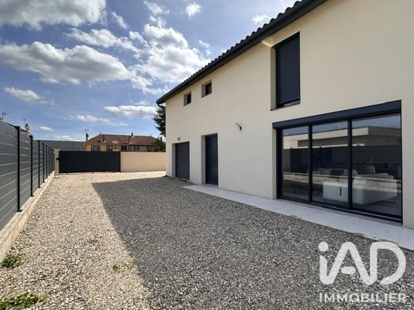 Maison à vendre 5 pièces 110 m² Décines-Charpieu