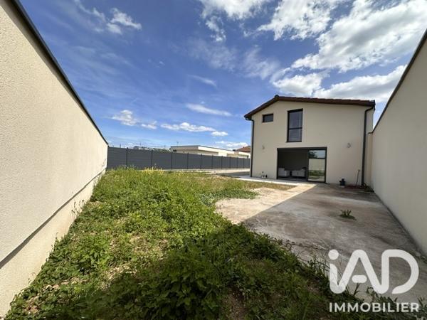 Maison à vendre 5 pièces 110 m² Décines-Charpieu