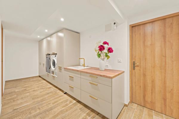 Maison à vendre 7 pièces PREVESSIN MOENS (01)