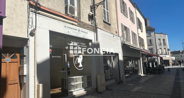 Location Local commercial 1 pièce 28.25 m² - Melun 77000