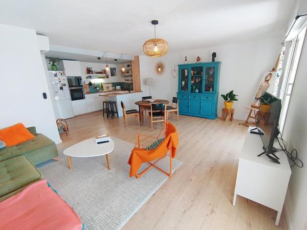 Hyères centre T3 de 87m2 avec terrasse et garage.