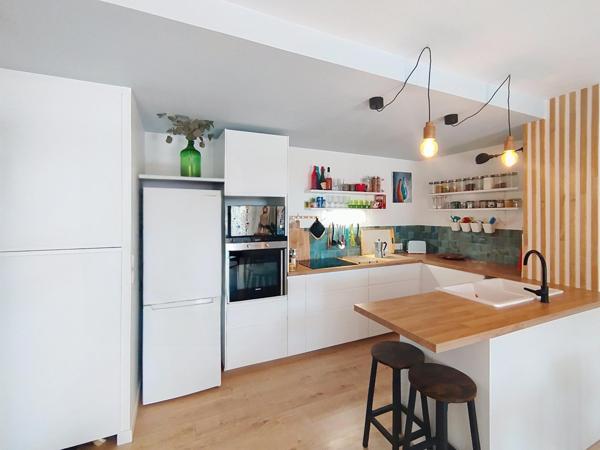 Hyères centre T3 de 87m2 avec terrasse et garage.