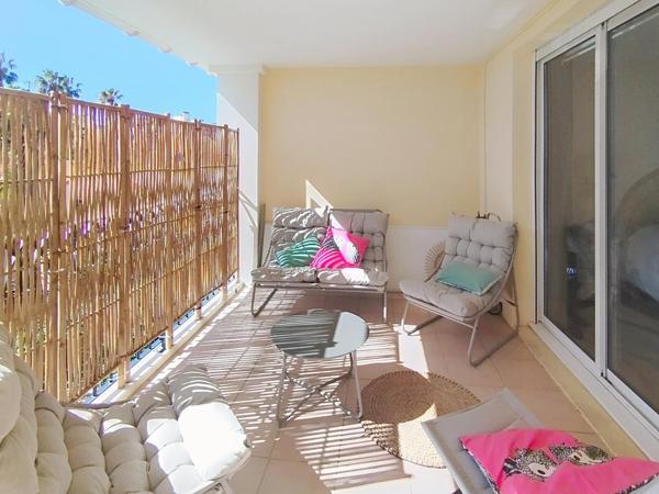 Hyères centre T3 de 87m2 avec terrasse et garage.