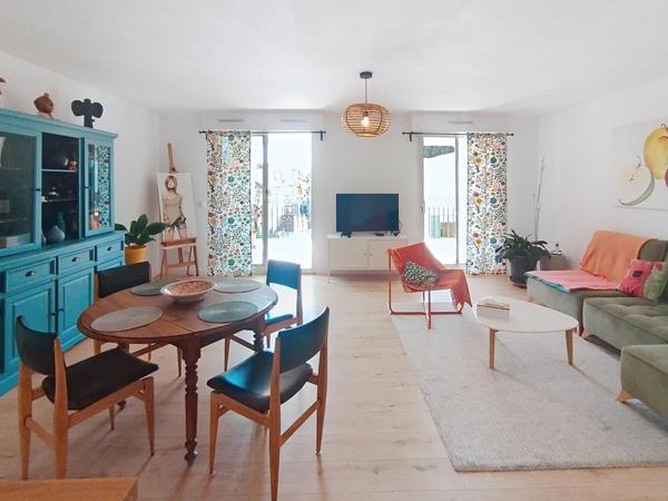 Hyères centre T3 de 87m2 avec terrasse et garage.