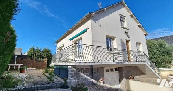 LA GUERCHE DE BGNE - Plein-centre : Pavillon sur sous-sol avec terrain