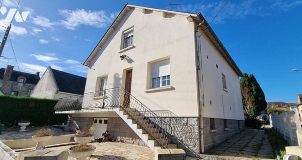 LA GUERCHE DE BGNE - Plein-centre : Pavillon sur sous-sol avec terrain