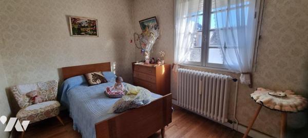 LA GUERCHE DE BGNE - Plein-centre : Pavillon sur sous-sol avec terrain