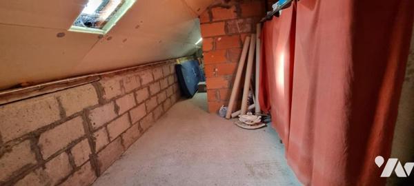 LA GUERCHE DE BGNE - Plein-centre : Pavillon sur sous-sol avec terrain