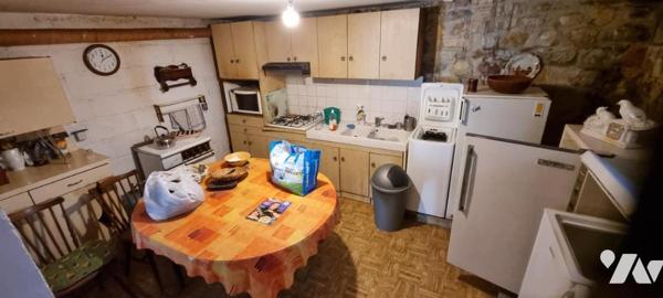 LA GUERCHE DE BGNE - Plein-centre : Pavillon sur sous-sol avec terrain