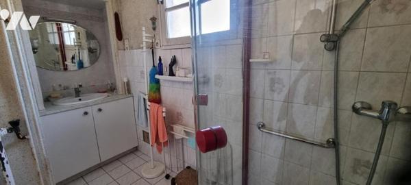 LA GUERCHE DE BGNE - Plein-centre : Pavillon sur sous-sol avec terrain