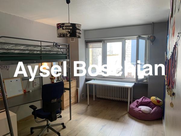 MAISON 4 CHAMBRES-132M2- PROCHE ECOLES - TERRAIN