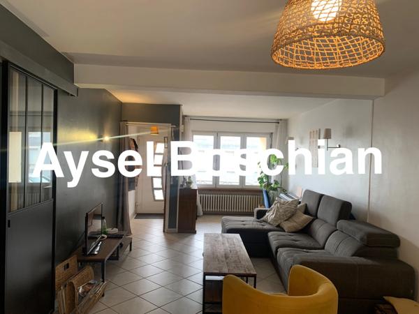 MAISON 4 CHAMBRES-132M2- PROCHE ECOLES - TERRAIN