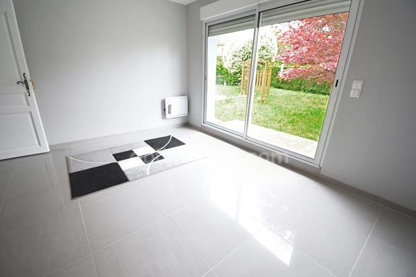 TRES BELLE MAISON PLAIN PIED - TERRAIN 6 ARES