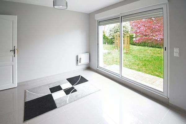 TRES BELLE MAISON PLAIN PIED - TERRAIN 6 ARES