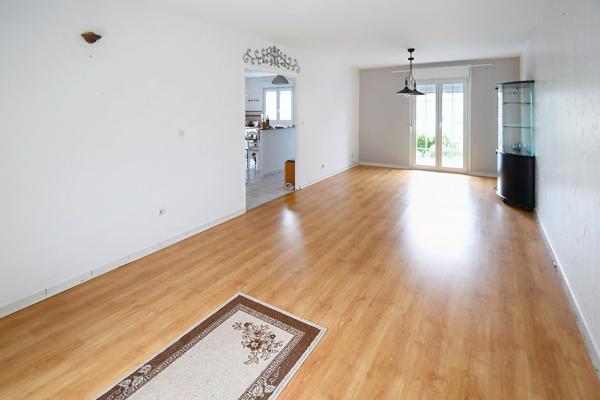 TRES BELLE MAISON PLAIN PIED - TERRAIN 6 ARES