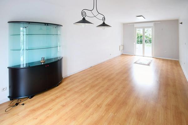 TRES BELLE MAISON PLAIN PIED - TERRAIN 6 ARES