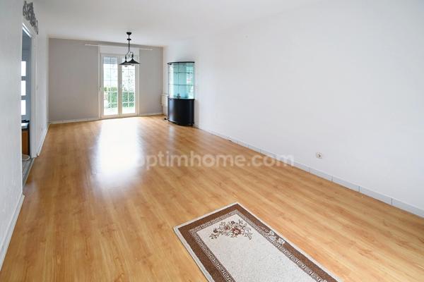 TRES BELLE MAISON PLAIN PIED - TERRAIN 6 ARES