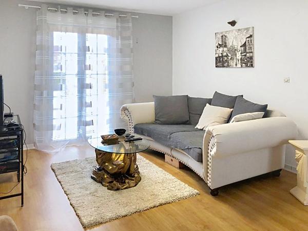 TRES BELLE MAISON PLAIN PIED - TERRAIN 6 ARES