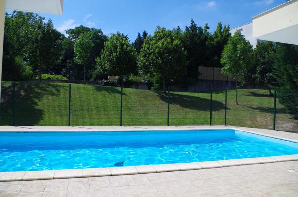 PESSAC-HAUT BRION 3PP MEUBLE AVEC BALCON ET PARKING