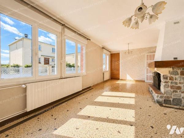 Maison individuelle plein pied 
Comprenant 2 chambres, grand séjour, cuisine, salle de bain et...