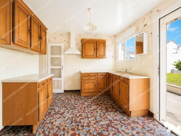 Maison individuelle plein pied 
Comprenant 2 chambres, grand séjour, cuisine, salle de bain et...
