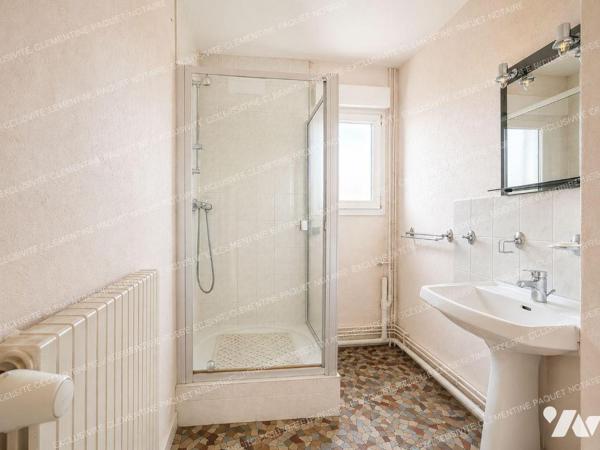 Maison individuelle plein pied 
Comprenant 2 chambres, grand séjour, cuisine, salle de bain et...