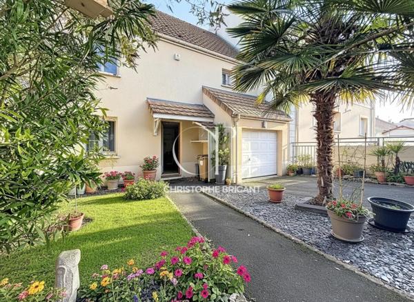 Maison 130 M² AVEC JARDIN ET TERRASSE  ET GARAGE