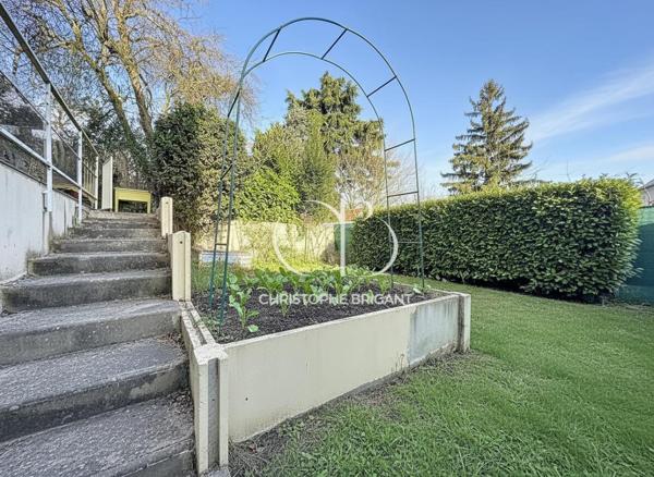 Maison 130 M² AVEC JARDIN ET TERRASSE  ET GARAGE