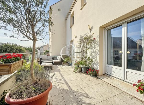 Maison 130 M² AVEC JARDIN ET TERRASSE  ET GARAGE