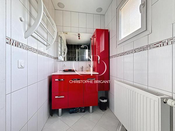 Maison 130 M² AVEC JARDIN ET TERRASSE  ET GARAGE