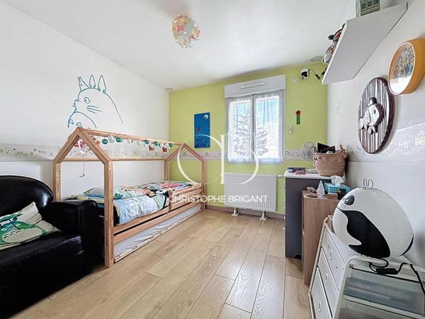 Maison 130 M² AVEC JARDIN ET TERRASSE  ET GARAGE