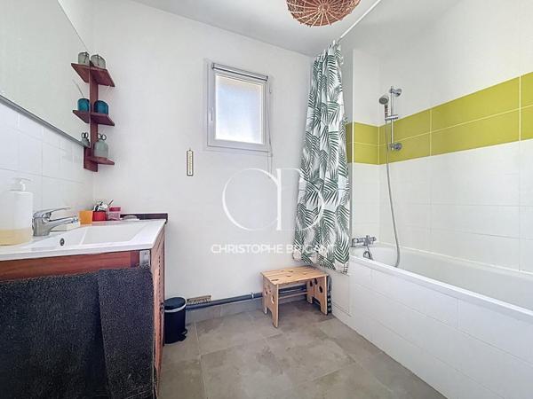 Maison 130 M² AVEC JARDIN ET TERRASSE  ET GARAGE