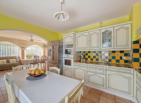 Maison familiale 7 pièces - 182 m² - 2730 m² de terrain arboré