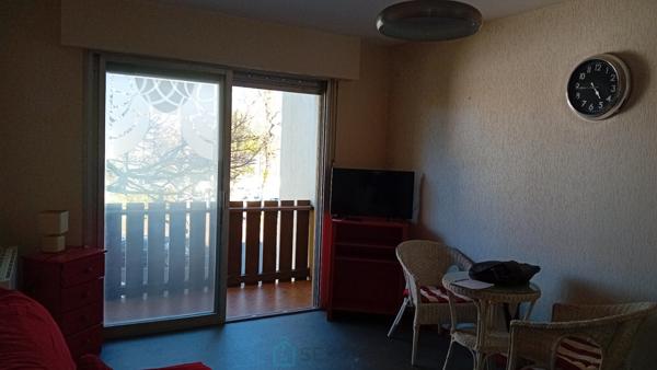 Studio avec cave et parking à proximité immédiate de l'Océan