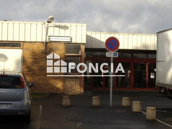 Location Local commercial 1 pièce 30 m² - CTRE CIAL DE LA CROIX VERTE 1 Saint Germain Les Corbei 91250