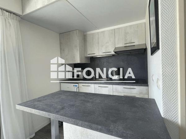 Location Appartement meublé 2 pièces 31.21 m² - 57 AVENUE JEAN MONNET La Rochelle 17000