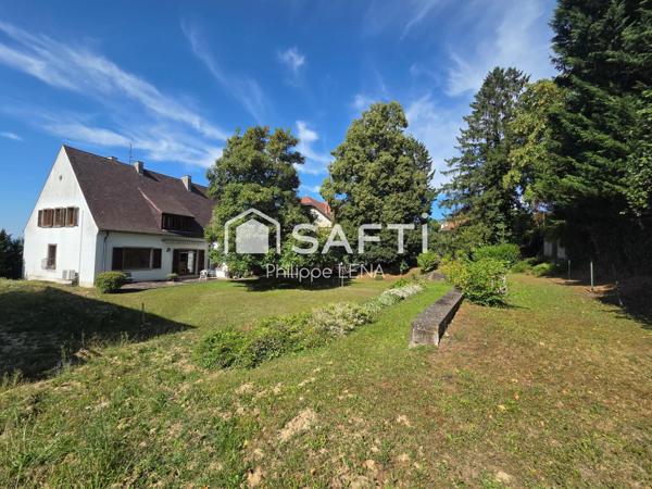 Grande Maison à rénover, terrain de 10,5 ares.