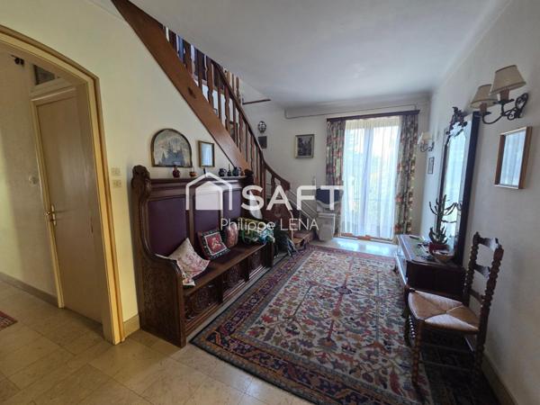 Grande Maison à rénover, terrain de 10,5 ares.