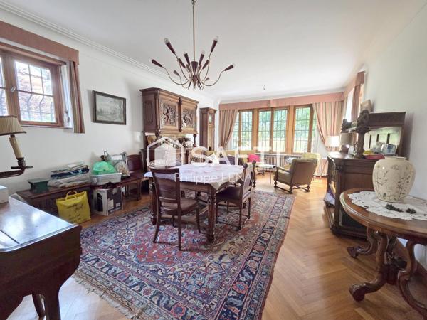 Grande Maison à rénover, terrain de 10,5 ares.