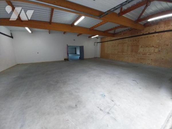 Local commercial à vendre à Vitré (35500) en Ille-et-Vilaine (35)

Dans la zone de la Baratiè...