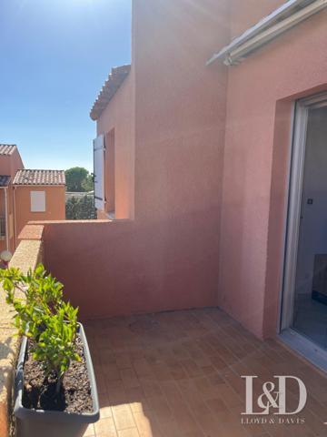 Appartement T3 , terrasse et parking privatif proche plages