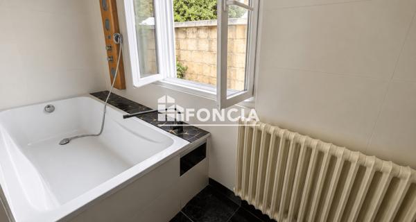 À vendre Maison 7 pièces 250 m² - Rochefort 17300