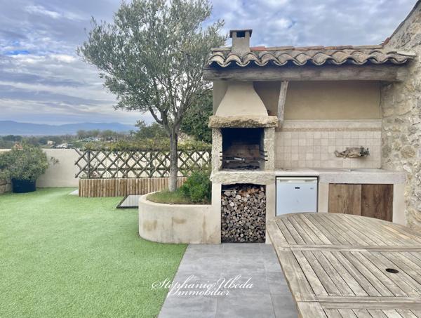 Alleins (13980) SPLENDIDE BATISSE DU 16EME DANS LES REMPARTS DU VIEUX VILLAGE